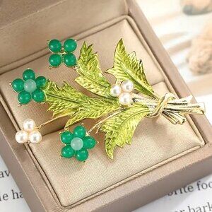 Flower Brooch Pearl Gold Tone Pin Stylish Bouquet Green Stones Elegant Leaves